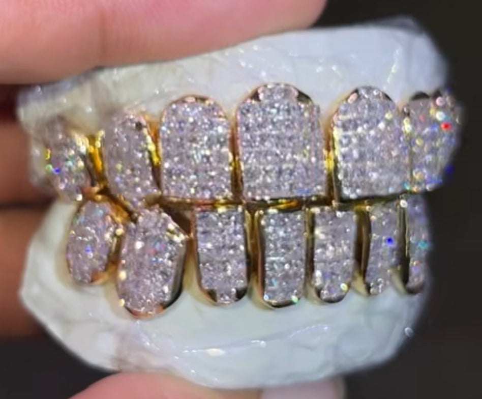 INVISIBLE SET NATURAL DIAMOND VVS DIAMOND GRILLZ